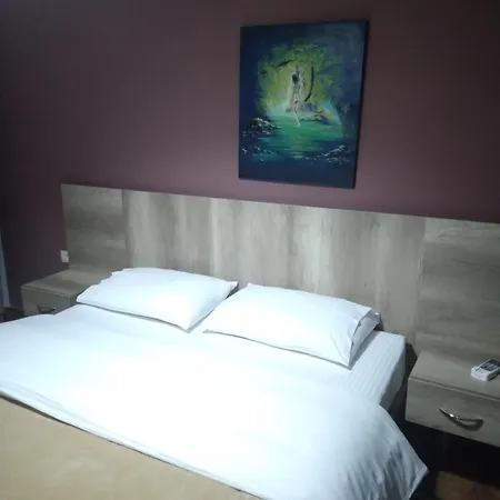 Hotel Roberto *