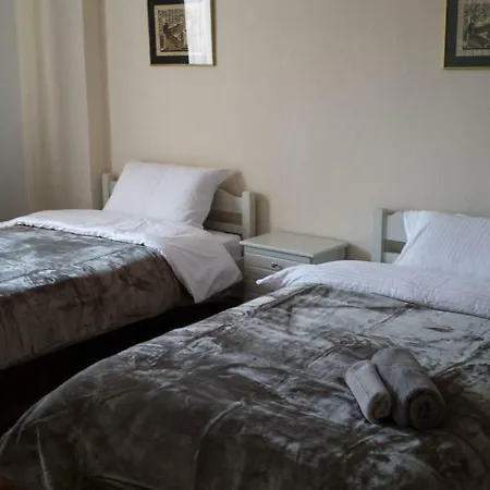Roberto Hotel