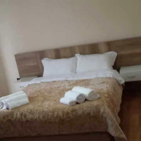 Отель Roberto Корча